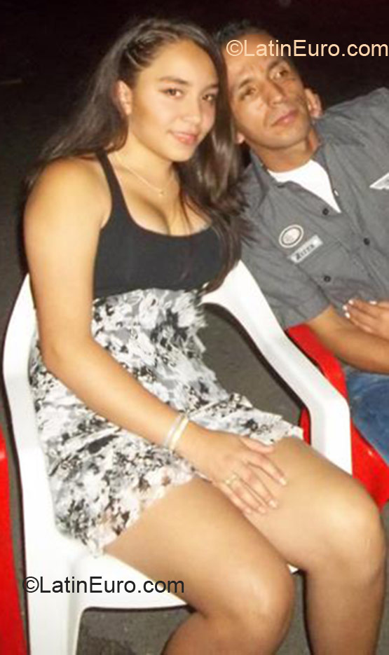 Date this hard body Colombia girl Tara from Quilla CO10204