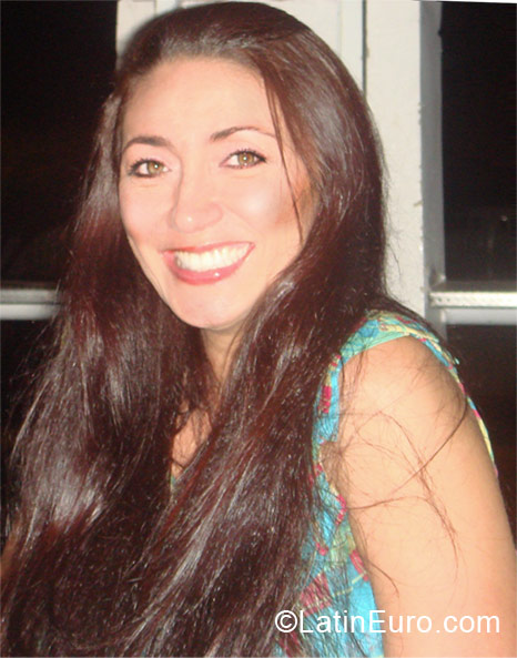 Date this passionate Colombia girl Maria from Cali CO10233