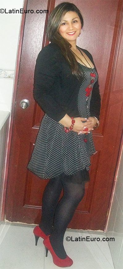 Date this happy Colombia girl Alba from Bogota CO10287