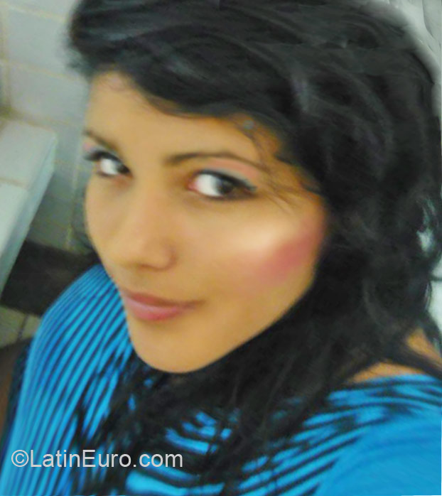 Date this tall Colombia girl Lina from Bogota CO10339