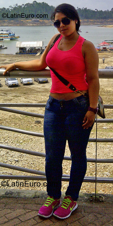 Date this good-looking Colombia girl Lizeth from Cali CO10351
