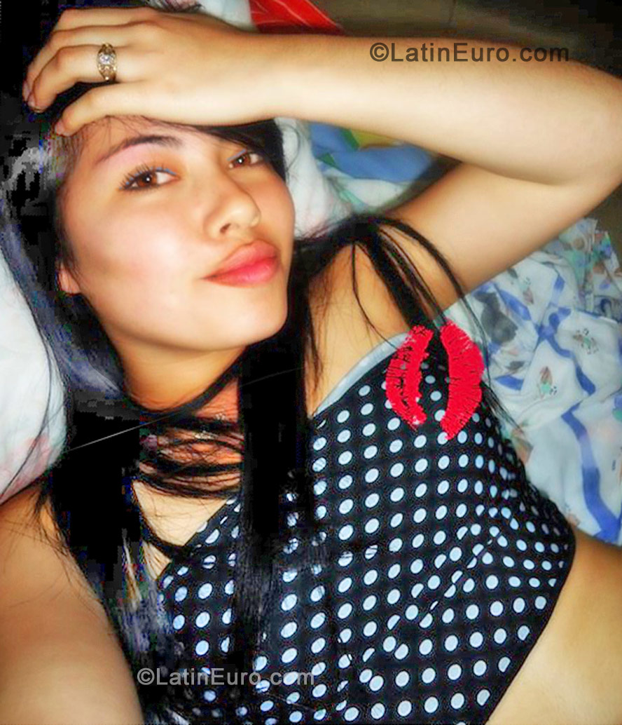 Date this good-looking Colombia girl Ana from Bogota CO12476