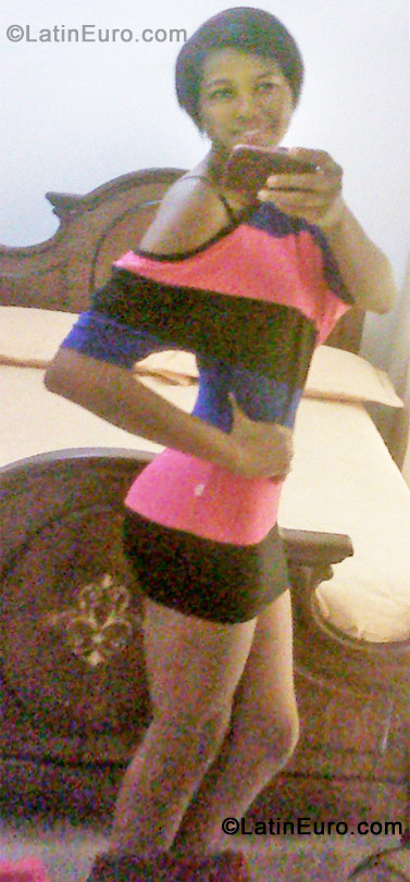 Date this sensual Colombia girl Miryan from Cartagena CO10804