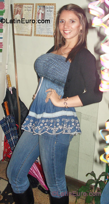 Date this happy Colombia girl Natalia from Bogota CO10549