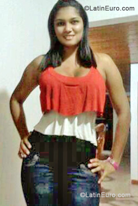 Date this sultry Colombia girl Maria from Valledupar CO10564