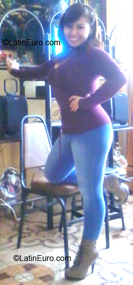 Date this passionate Canada girl Julissa from Lima CA512