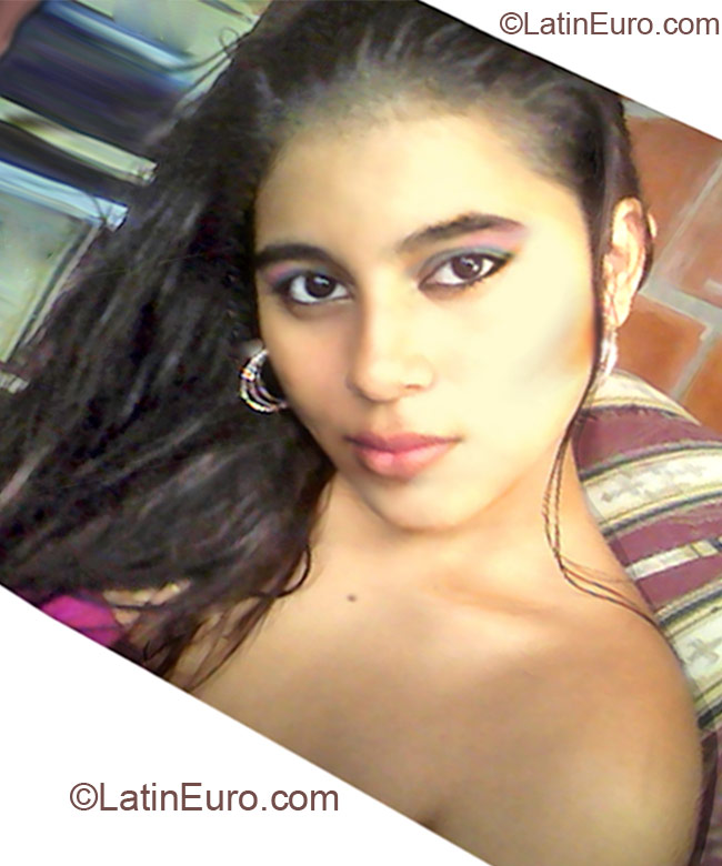 Date this beautiful Colombia girl Sara from Cali CO10621