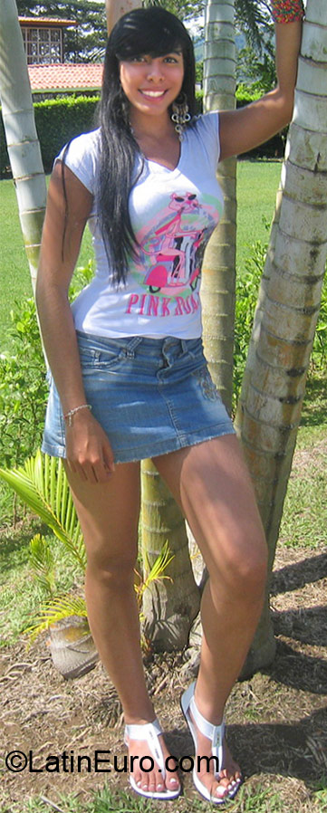 Date this stunning Colombia girl Cristina from Cali CO10623