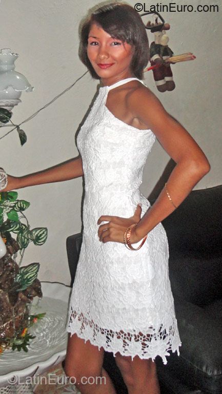 Date this fun Colombia girl Yereni from Cartagena CO10649