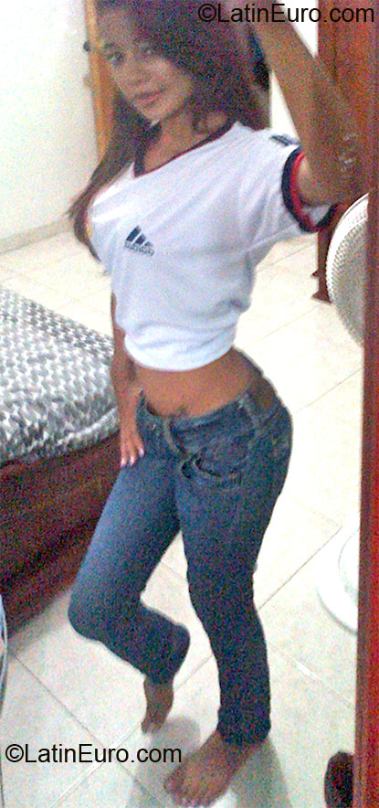 Date this tall Colombia girl Vanessa from Cartagena CO10854