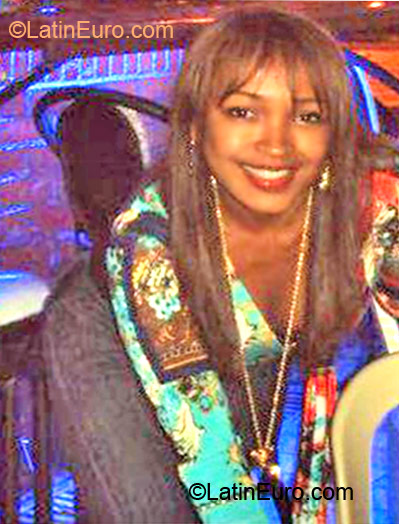 Date this pretty Colombia girl Ximena from Cali CO10699