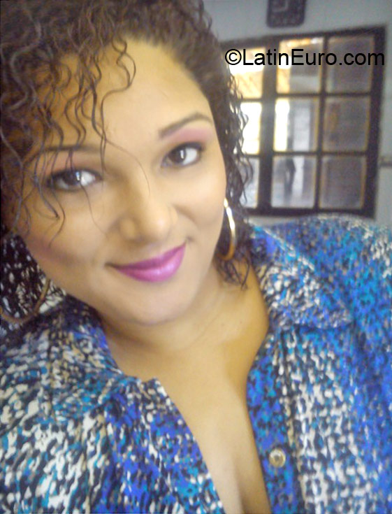 Date this funny Brazil girl Amanda from Rio De Janeiro BR6827
