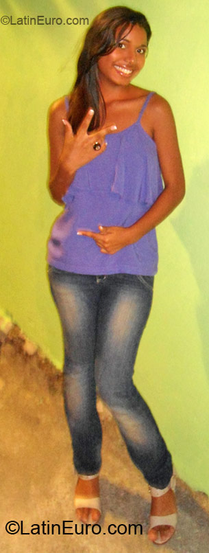 Date this tall Brazil girl Deyse from Recife BR6836