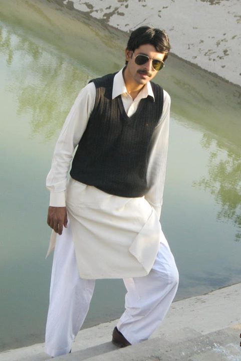 Date this hard body Pakistan man Shzi from Jauharabad PK48
