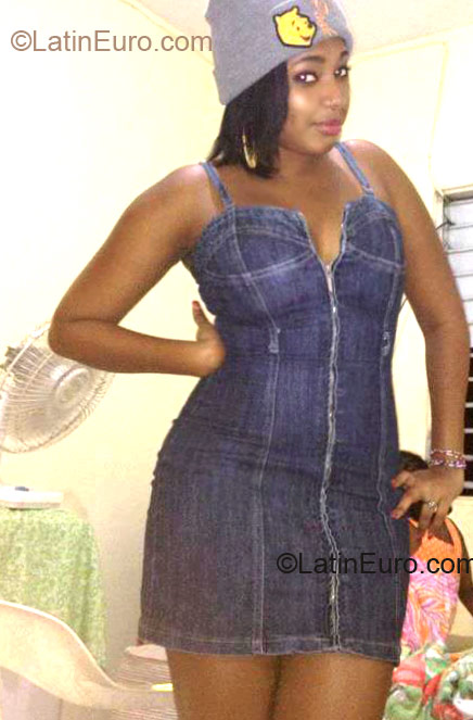 Date this pretty Dominican Republic girl Diresi from La Romana DO11646