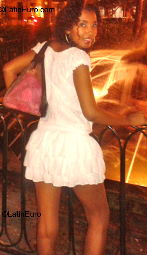 Date this georgeous Colombia girl Karin from Cartagena CO10757