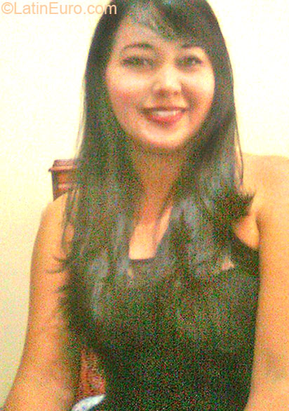 Date this happy Colombia girl Gloria from Cartagena CO10784