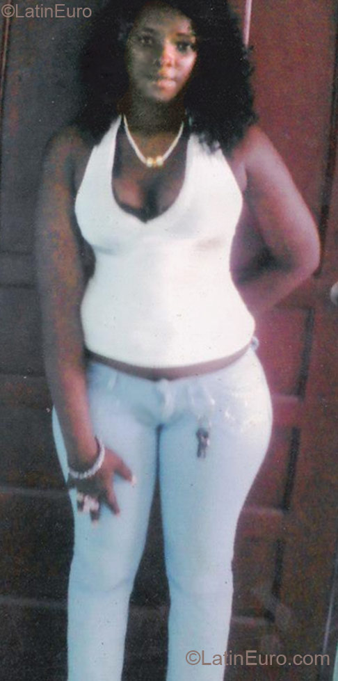 Date this beautiful Dominican Republic girl Yerlin from Santo Domingo DO11859