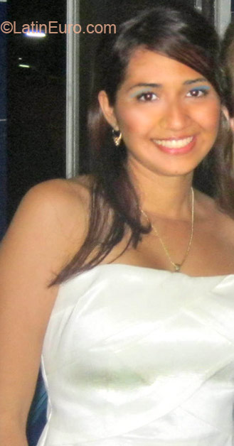 Date this happy Colombia girl Lili22 from Bucaramanga CO10816