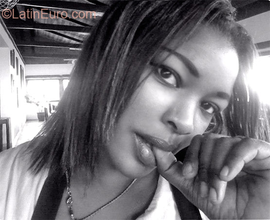 Date this delightful Brazil girl Michele from Cananeia BR6912