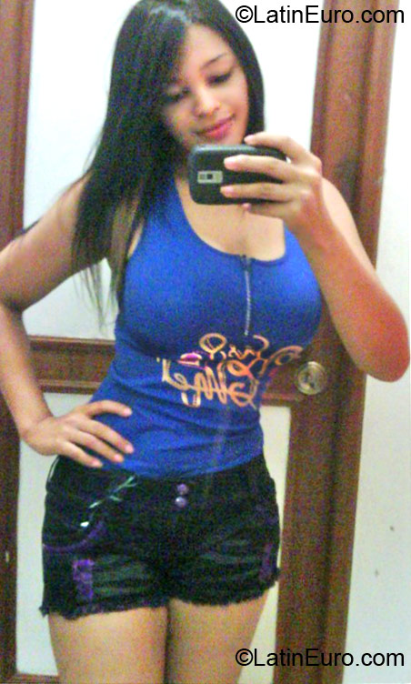 Date this delightful Dominican Republic girl Aury from Santiago DO11853