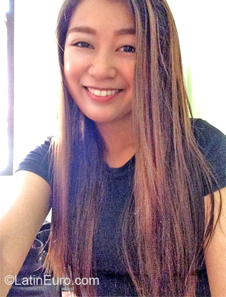 Date this funny Philippines girl Merry from Manila PH495