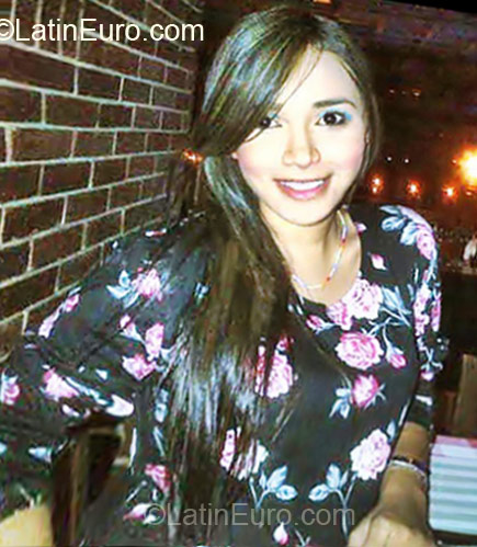Date this georgeous Colombia girl Eliana from Monteria CO10893