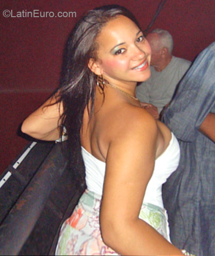 Date this passionate Brazil girl Raphaelabm from Rio De Janeiro BR6983