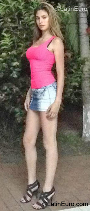 Date this happy Colombia girl Luz from Bogota CO11018