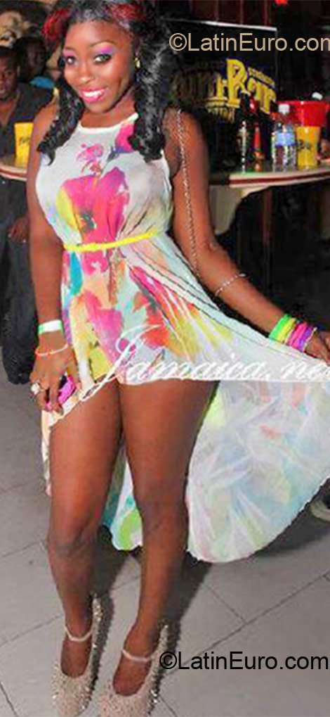 Date this voluptuous Jamaica girl Toocute from Ocho Rios JM624