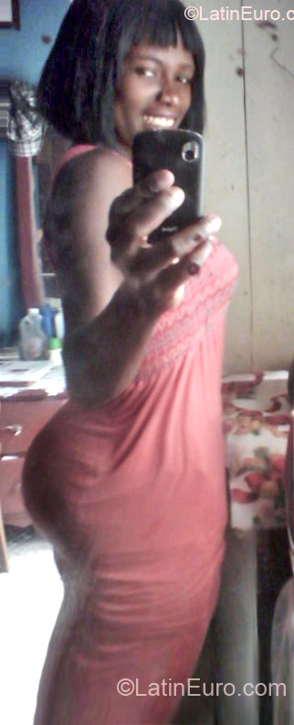 Date this fun Jamaica girl Suzinnett from St. Ann JM658
