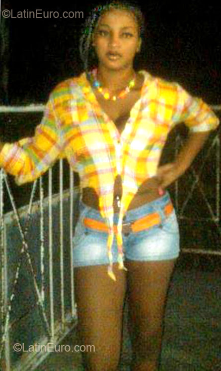 Date this nice looking Jamaica girl Alexandra from Old harbour JM685