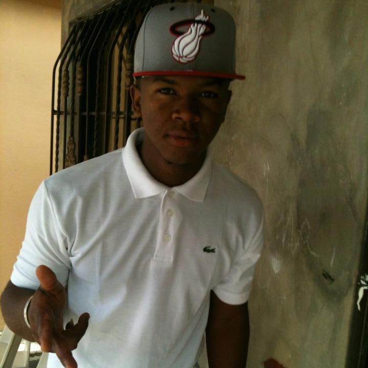 Date this hot Dominican Republic man Jose alberto si from Sonto Domingo DO12148