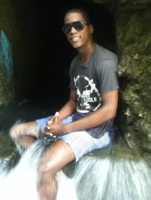 Date this good-looking Dominican Republic man Manauri guillen from Santo Domingo DO12149