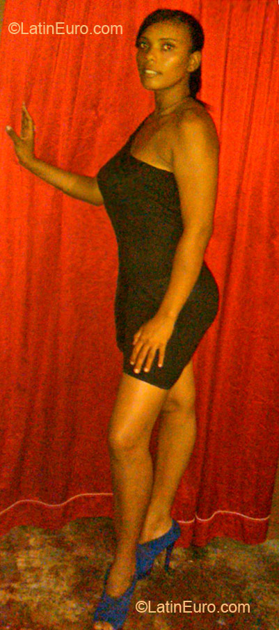 Date this tall Dominican Republic girl Ysabel from Santo Domingo DO12218