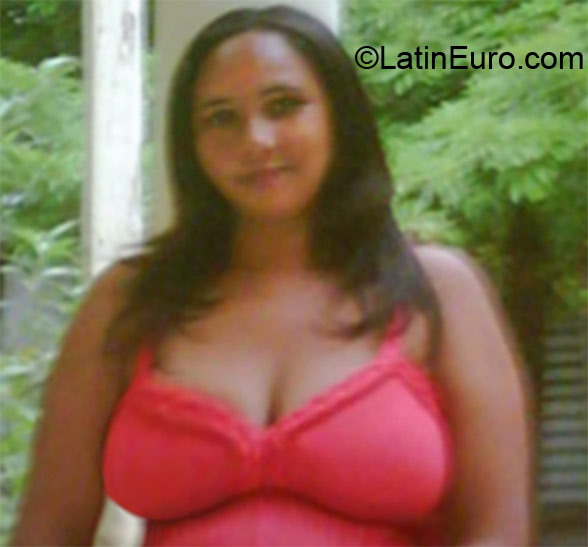 Date this charming Dominican Republic girl ROSALEIDA from Santo Domingo DO12271