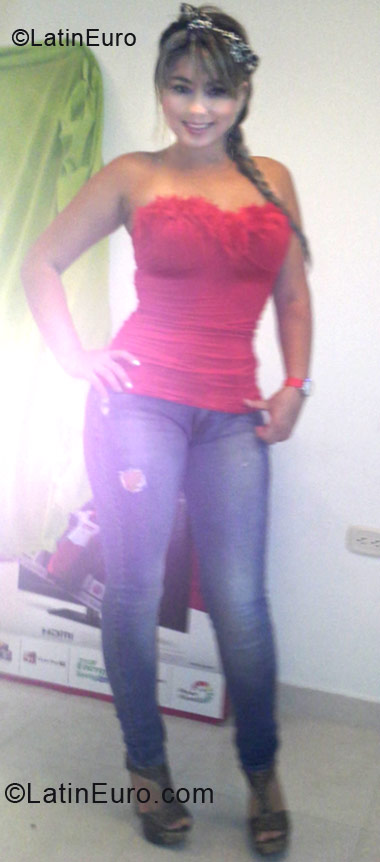 Date this young Colombia girl Monik from Bucaramanga CO11285