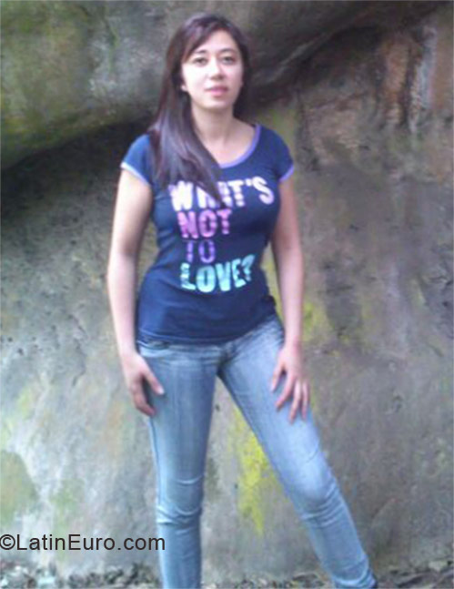 Date this pretty Colombia girl Carolina from Bogota CO11295