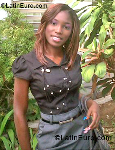 Date this attractive Jamaica girl Vestana from Kingston JM877