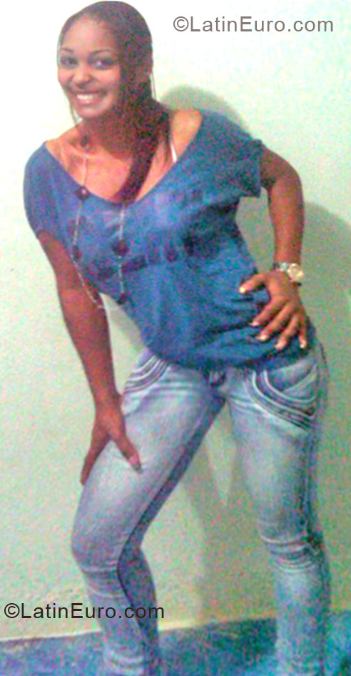Date this funny Dominican Republic girl Wendy rodrig from Santiago DO12561