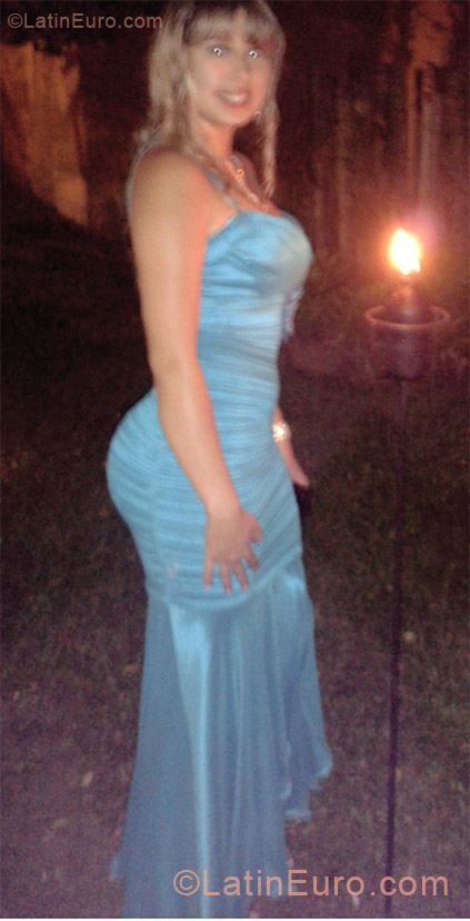 Date this funny Colombia girl Paola from Cali CO18476