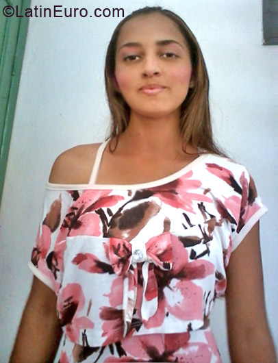 Date this delightful Brazil girl Nurriel from Salvador BR7140