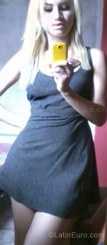 Date this voluptuous Brazil girl Edna from Recife BR7141
