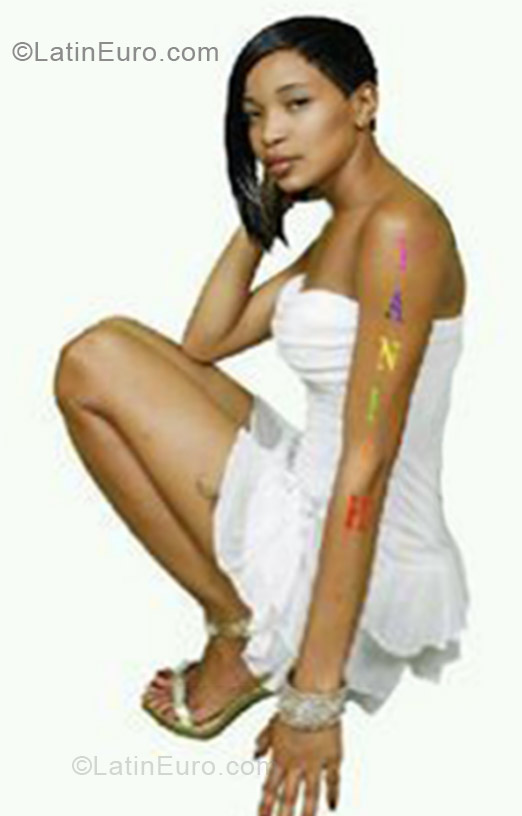 Date this foxy Jamaica girl Hot from Jamaica JM793