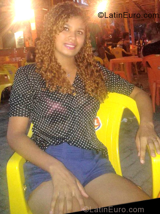 Date this georgeous Brazil girl Erika from Teresina BR7150