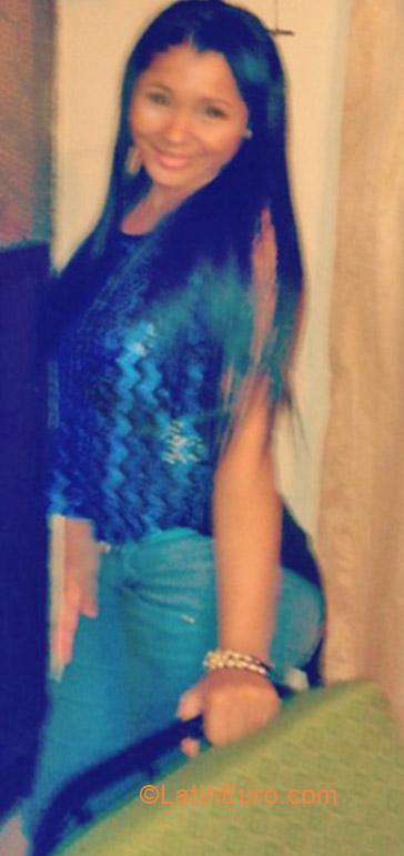 Date this stunning Colombia girl Carolina from Cali CO11450