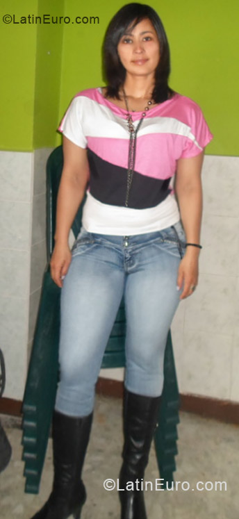 Date this young Colombia girl Paula andrea from Bogota CO11452