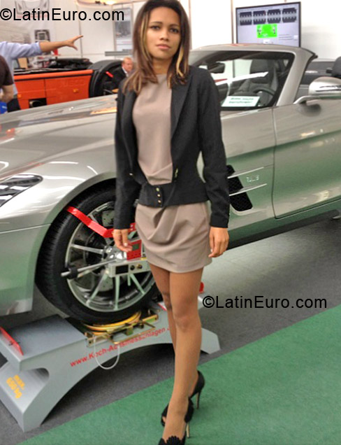 Date this pretty Brazil girl Rejane oliver from Belem BR7156