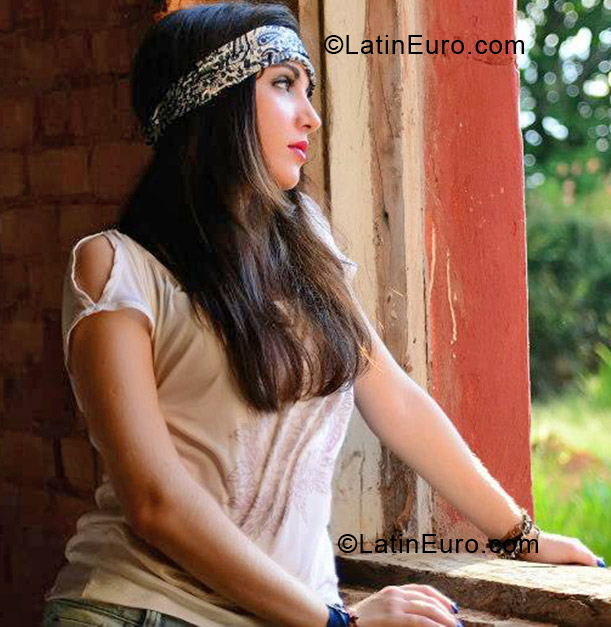 Date this funny Brazil girl Ariani from Jaguariuna BR7163