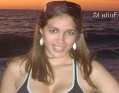 Date this funny Honduras girl Kenia Funez from Roatan HN772